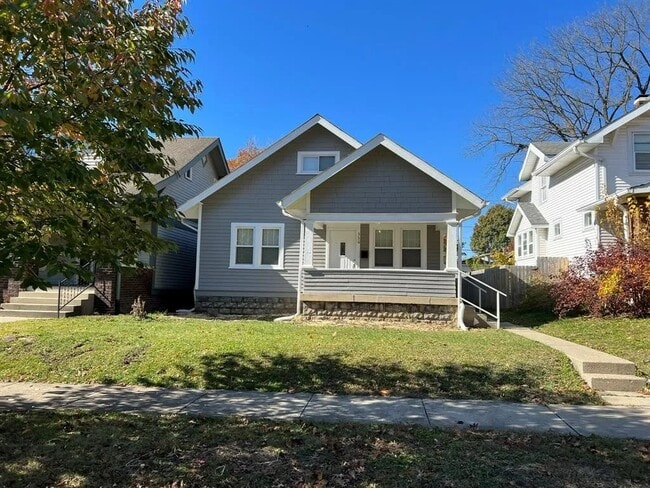 Building Photo - 336 N Riley Ave