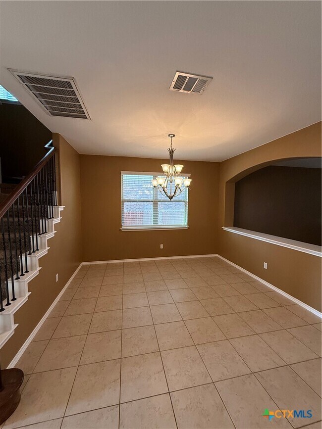 Photo - 305 Leather Oak Loop