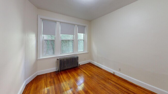 Photo - 48 Lancaster Ter Unit #107