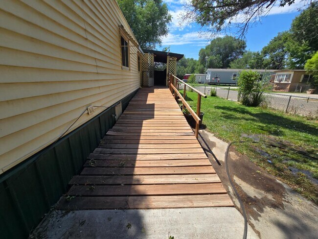 Photo - 825 E Ottley Ave