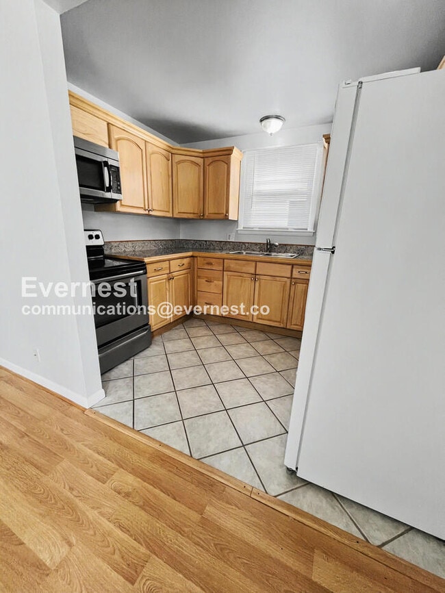 Photo - 613 Hillsboro Rd Unit APT B27