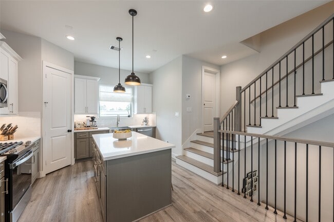 Building Photo - 5306 Creekmont Timbers Trl