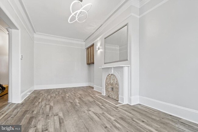 Photo - 2547 Ashton St