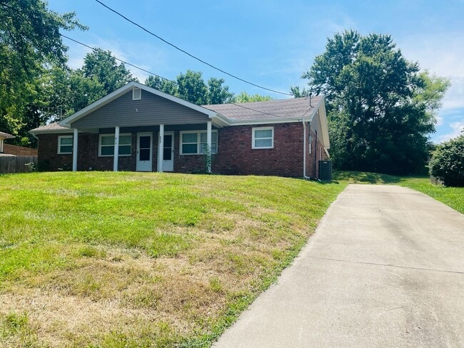 Photo - 802 W Main St Unidad B