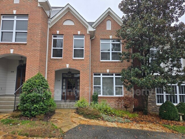Building Photo - 216 Shady Ridge Ln
