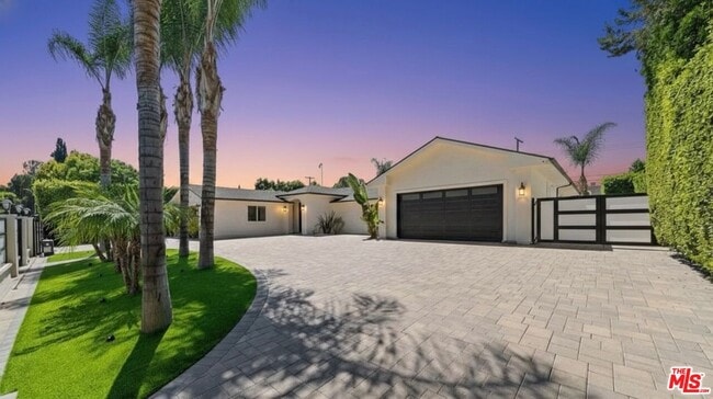 Photo - 6243 Berquist Ave