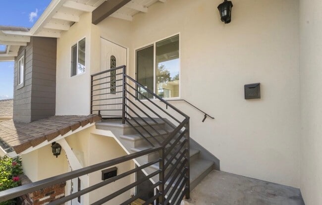 Building Photo - 1881 Verdugo Loma Dr Unit 1881