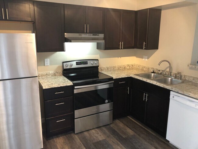 Photo - Spacious 2-Bed, 2-Bath Fourplex Unit in Prime Location!