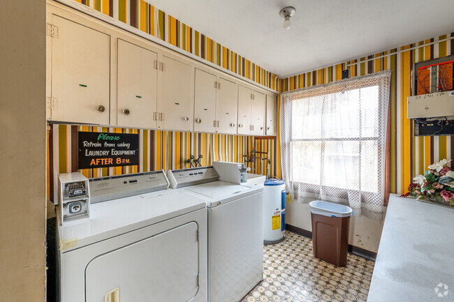 Interior Photo - Jamestown Manor Rental