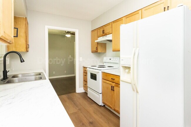 Photo - 1127 Clermont Dr