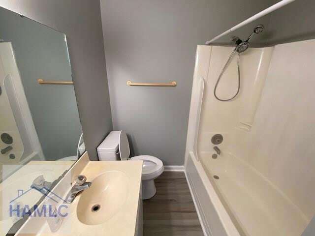 Photo - 300 Robinson Loop