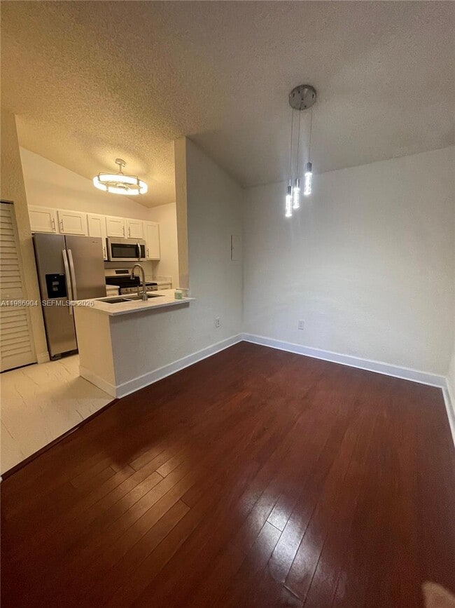 Photo - 2851 N Oakland Forest Dr Unit 305