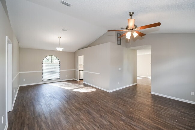 Photo - 1464 Rose Hill Dr W