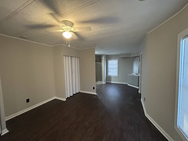 Photo - 10 White Oak Village