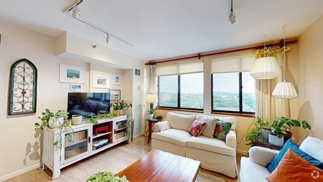 Building Photo - 1731 Beacon St Unit 1402 Rental
