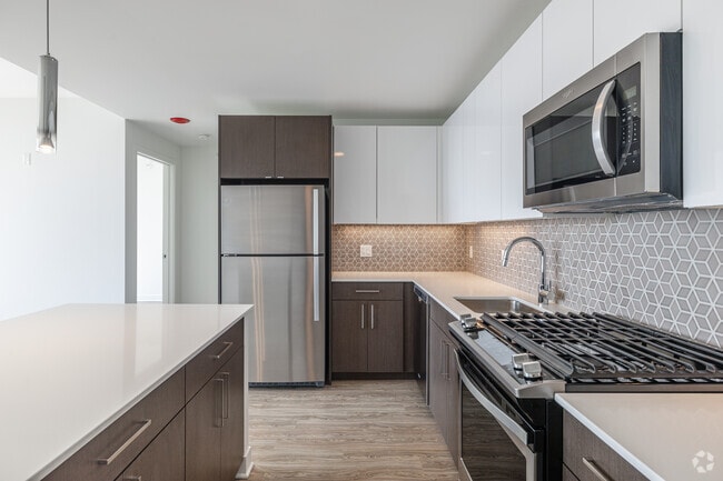 1BR, 1BA - 840SF - Kitchen
