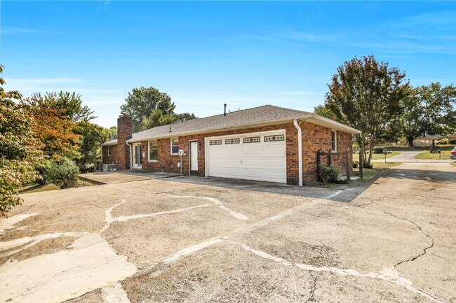 Photo - 3 Bedroom/2 Bathroom Home in Springfield