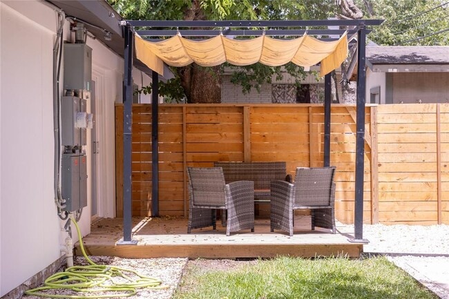 Photo - 1402 Braes Ridge Dr