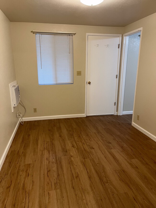 Sala de estar. - 2667 Lakeshore Blvd Unidad 3