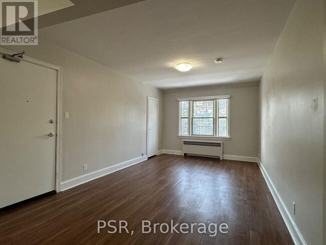 Photo - 1351 Bayview Ave