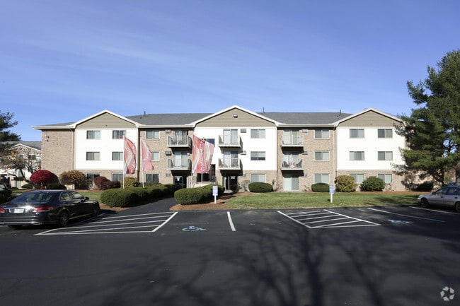 Canterbury Apartments For Rent in Nashua, NH