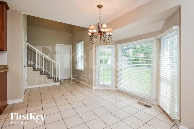 2332 Vanderbilt Dr