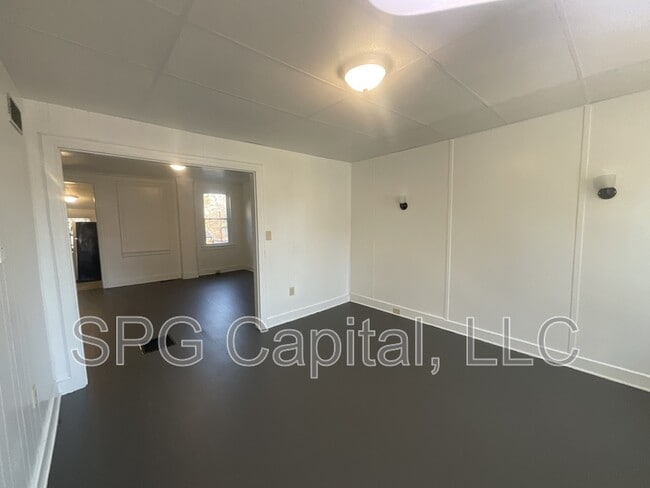 Photo - 305 N Newberry St