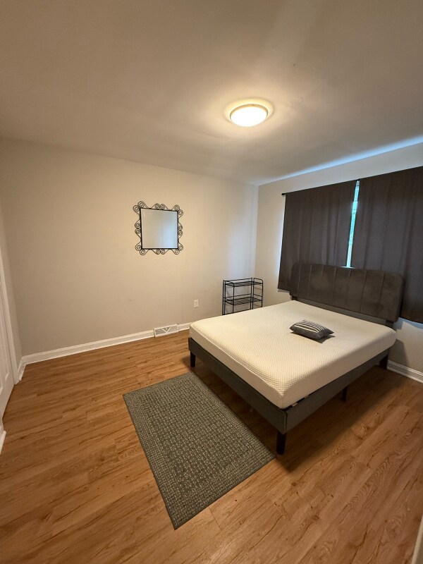 Photo - 5202 Leverett St