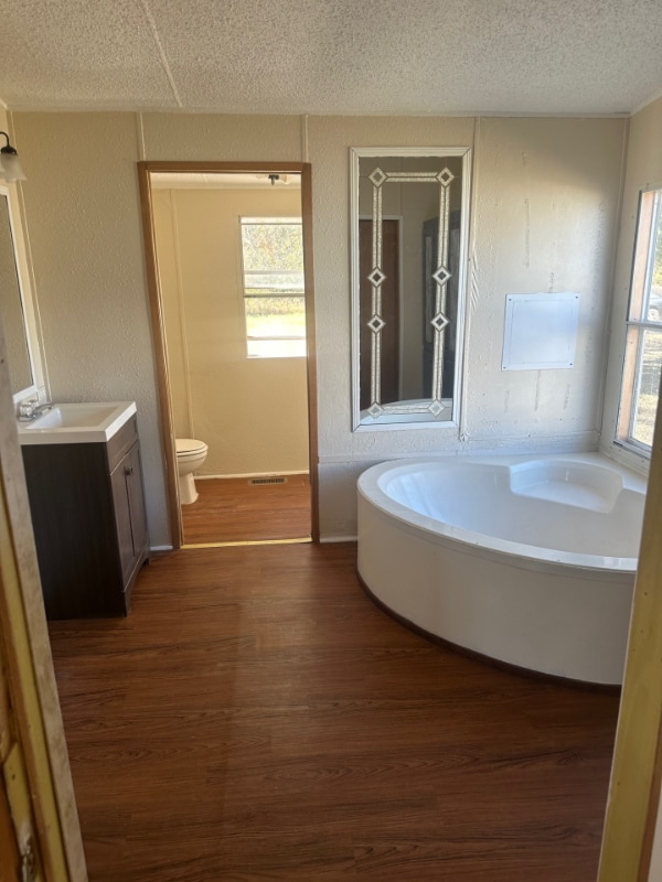 Photo - 237 Crescent Creek Ln