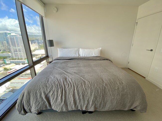 Bedroom - 1001 Queen St Unit 2605
