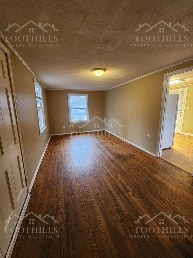 Photo - 202 William St