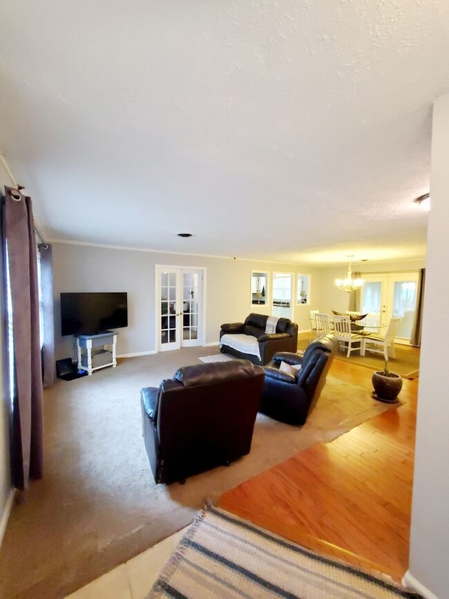 Photo - Desireable Home in Surfside Beach just blocks from the ocean