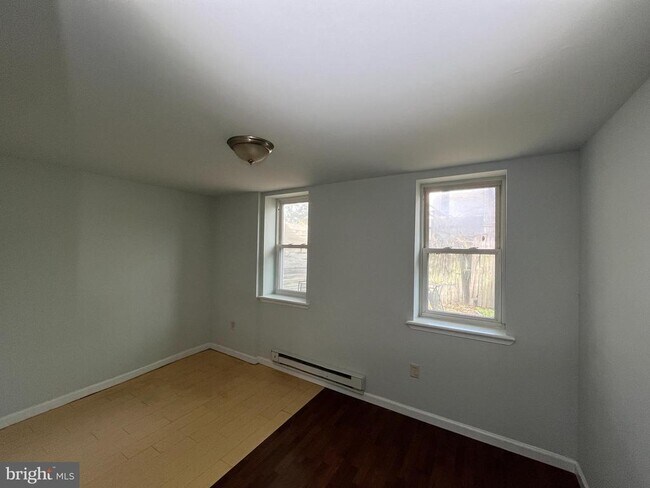 Photo - 425 N 41st St Unit 1ST FL REAR