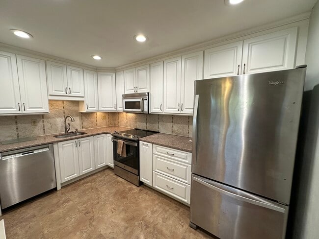 Photo - 41 Town House Ln