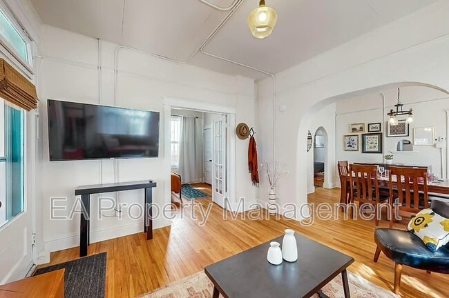 Photo - 219 Stover Ave SW