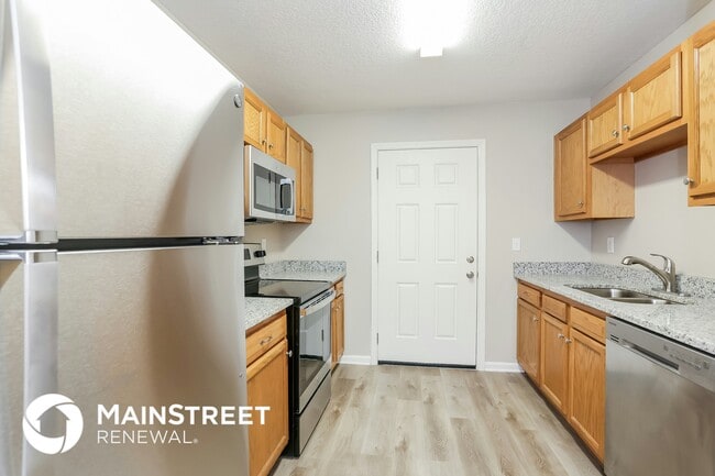 Photo - 3750 Warwick St