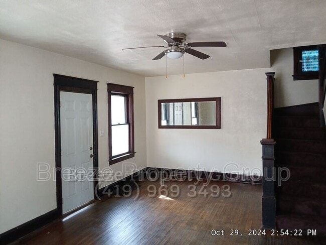 Photo - 244 Knower St