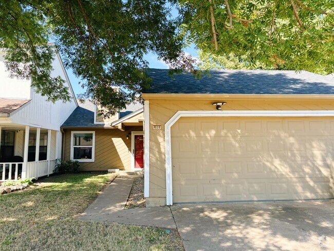 Building Photo - Adorable Broken Arrow Home