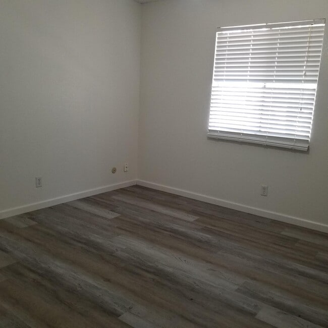 Photo - 981 Sierra Ave