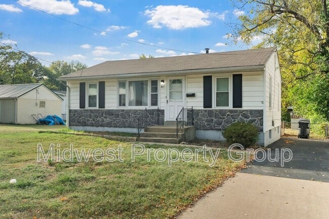 Photo - 845 Boone St