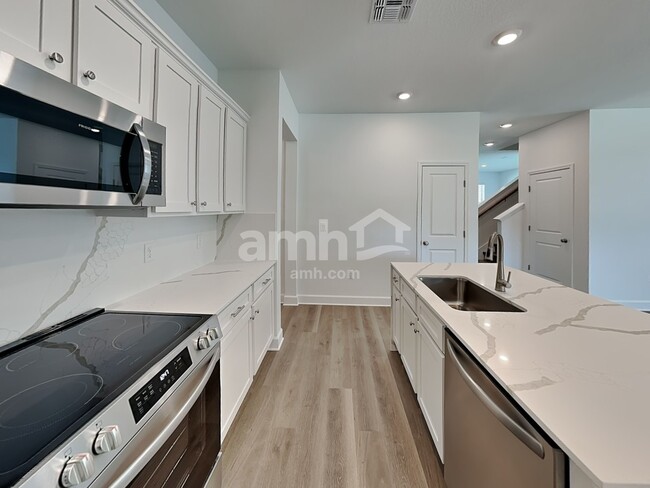 Photo - 2905 20th Ave W
