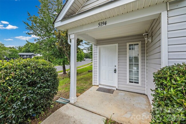 Photo - 5194 Brooktree Dr