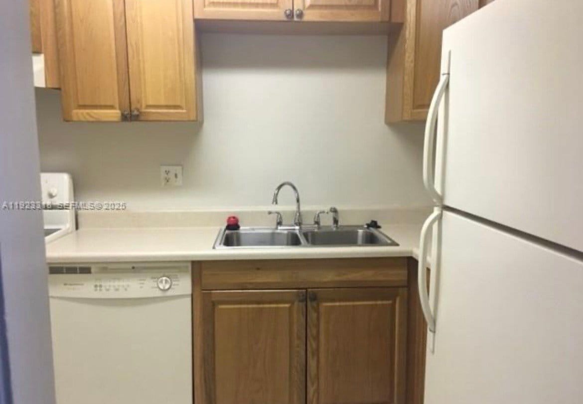 Photo - 3710 Inverrary Dr Unidad #1Q