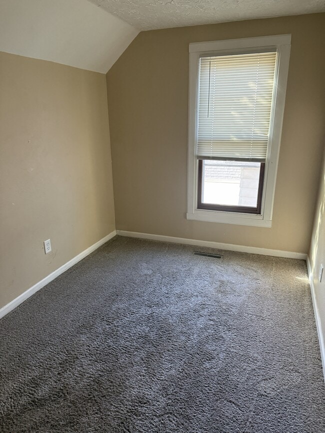 Photo - 203 S Covell Ave