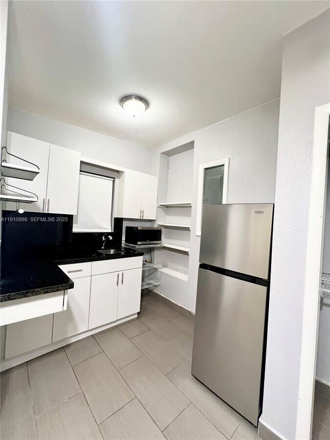 Photo - 1400 SW 29th Ave Unit 3