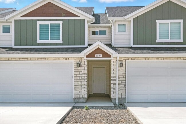 Building Photo - Eastside View Townhomes