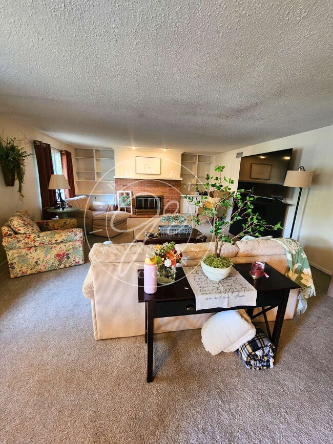 Photo - 1103 Maple Ct