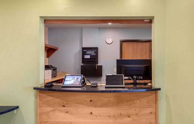 Furnished Studio-Colorado Springs - Airport