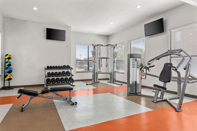 C242440_Westside_FitnessCenter2_02