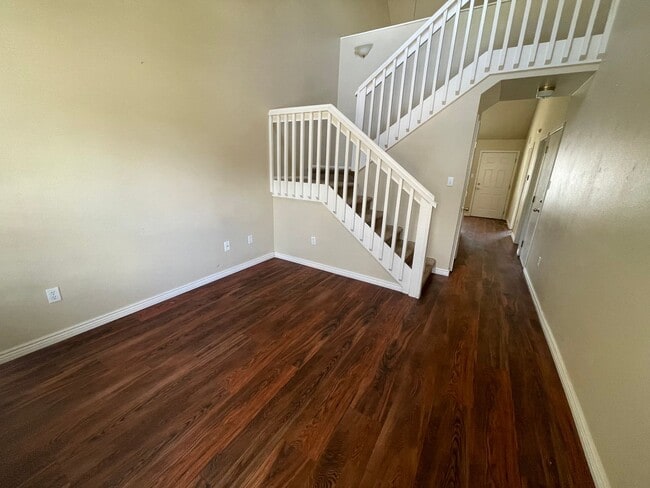 315 Hacienda Ct